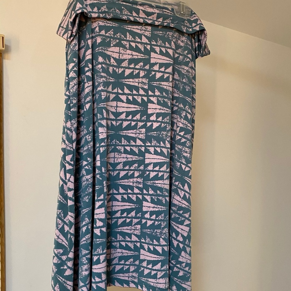 Lularoe Azure Skirt in XL with geometric print